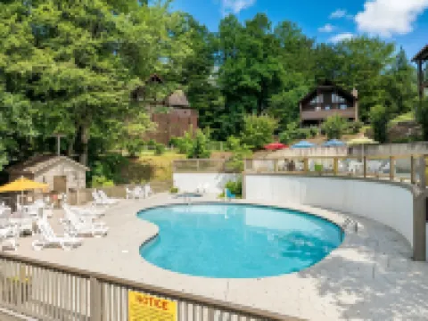 Er259- Country Charm Great Location, Close to Town 2 Bedroom Cabin by RedAwning