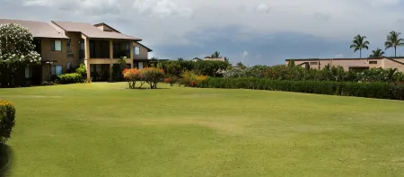 Spacious Ground Floor with Garden View and Pools - Elegant Retreat Отели рядом с достопримечательностью «Ahihi-Kinau Natural Area Reserve»