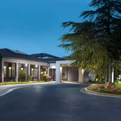 Courtyard Raleigh Midtown Hotel a 