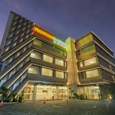 Front One Gosyen Hotel Salatiga Hotel dekat Danendra Shoes