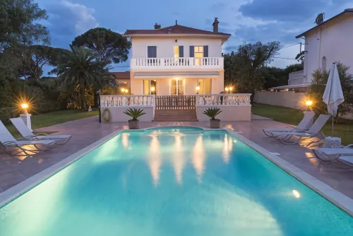 Van der Valk Hotel Saint-Aygulf Hotels in Frejus