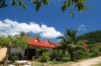 Lanta Bee Garden Bungalow