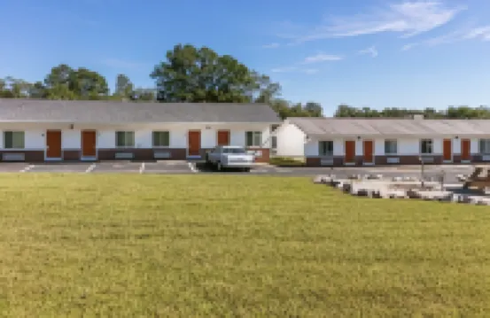 Rodeway Inn & Suites