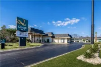 Quality Inn National Fairgrounds Area - parking