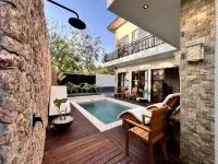 3 Bed Villa in Kuta w/ Day Bed Pool Fast Wi-Fi - 5 stjerner