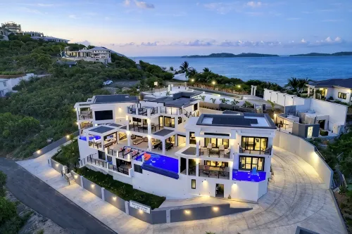 Casa De Petrus-All Three Villas with Basketball & Pickleball Court - 3-Star