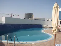 Sunday Hotel Holiday International Dubai - Kolam Renang