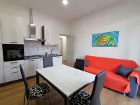 Calypso Holiday Home, cozy apartment in Station area for 5 Terre - 2 stelle