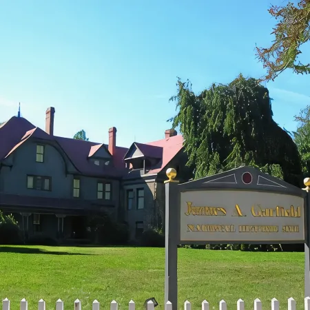 Best Western Plus Lawnfield Inn Suites