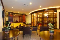 Waterfront Airport Hotel and Casino – Mactan - bar