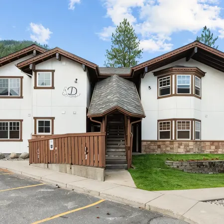 Café Condo Mountain Escape - Heated Pool & HotTub Open Late