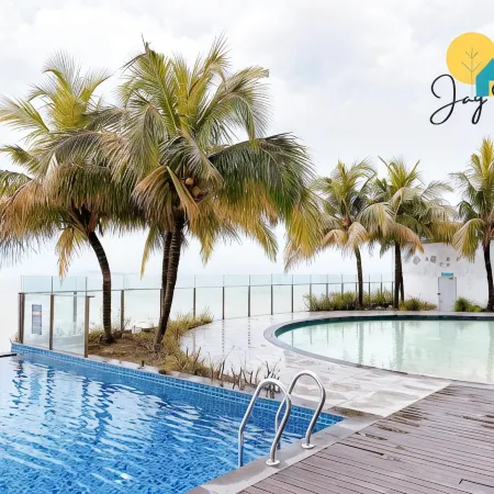 SilverScape Melaka/ 3BR/ 6-10 pax/Bathtub/Seaview/ Infinity Pool/ Jonker St