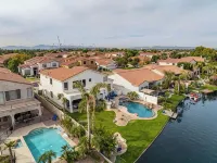 Ritz Laguna Cove, Heated Pool Included in Price