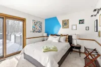 Peaceful A-Frame w/ Hot Tub, Game Room & Loft – Near Dining, Shopping & YSU
