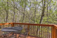 Cozy 5BR house with Hot Tub Private Patio Games Fire Pit in Massanutten