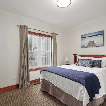 Charming One Bedroom at Snowbridge- Blue Mountain