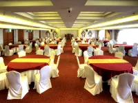 Arden Hill Resort & Golf Club Hoteles cerca de Catedral de la Trinidad