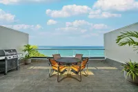 Oceanfront Luxury Penthouse Condo w/AC in North Shore’s Premier Property - Beach