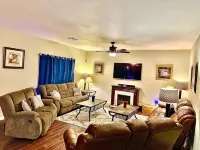 5BR/3.5BA w/2 Master Suites/Pool