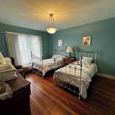 Restored 1906 3-bedroom Townhouse Overlooking the Mississippi River Unit #2 Rooms