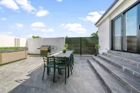 King’s Deluxe Party House | Cinema • Karaoke • Spa • BBQ
