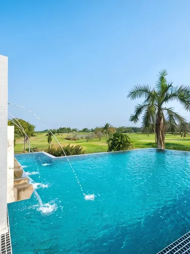 รูปภาพของUniland Golf & Resort