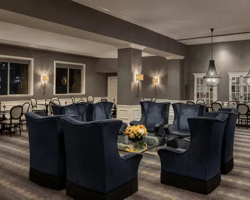 The Manhattan Club Hotel berhampiran Dewan Carnegie