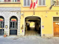 ريزيدانس لا كونتيسينا Hotels near قصر فيتشيو