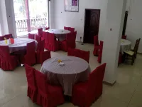 Wenchuan Balang Qingfeng Inn - parking