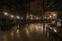 Dragon Inn Floating Resort Semporna