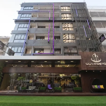 Sovereign Group Hotel @ Pratunam Bangkok Отели рядом с достопримечательностью «Станция BTS Чидлом»