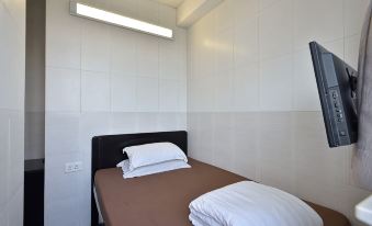 Mong Kok 1812 Guest House