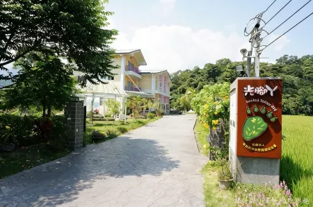 Barefoot Springs Hostel