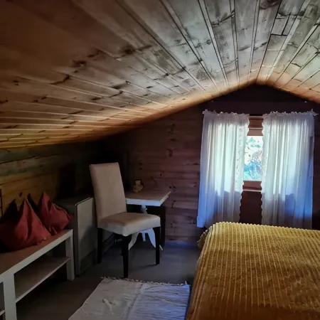 Near Pullmann City - Small House in the Middle of Nature... Vacation for the Whole Year...