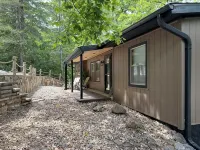 Recently Updated Lakefront Cabin House Near Camdenton at Lake of the Ozarks - Homestays