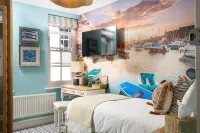 The Royal Lion Hotel - Pools