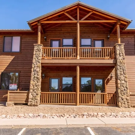 Spacious 2 BR/2BA  with Great Views near Fool Hollow Lake
