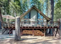 Blue Lake Springs Cabin Near Lake: Hot Tub, Fire Pit, Outdoor Shower, Pets, BBQ