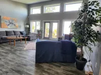 Waterfront Family Oasis – Comfort & Charm - โฮมสเตย์