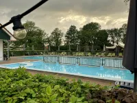 The Sunbird Inn, with luxury bathroom in quiet resort with many amenities - ที่มีสระว่ายน้ำ