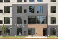 TC 2 BR Condo w/Rooftop Hot Tubs, Top Location, Dog Friendly!