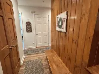 Charming 2-bedroom Stratton Mountain Condo with shuttle service Hotels in Stratton Mountain