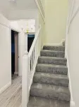 Spacious 4BR house close to Gatwick Airport.