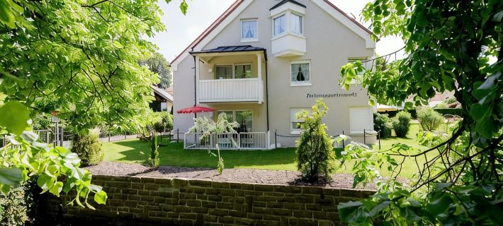 Bright, Quiet and Modern Apartments with a Great Garden Right in the Center ウンターアルゴイのホテル