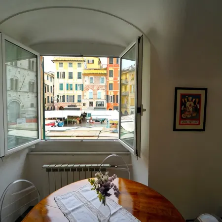 House of Romi Milly Apartment in the heart of the old town a stone's throw from the sea Отели в г. Кьявари