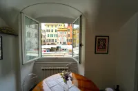 House of Romi Milly Apartment in the heart of the old town a stone's throw from the sea