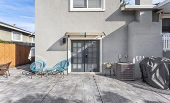 Recently Updated Private Studio w/ Separate Entrance Near Lake Chabot