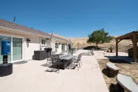 Semi secluded retreat/ remote office/City escape. A getaway On 100 acres ranch <br> - balcony