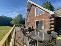 Catskills Retreat with Theater, Hot Tub and Games