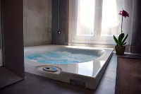 Place 24 Suites & Wellness - Hotel/Alloggi familiari
